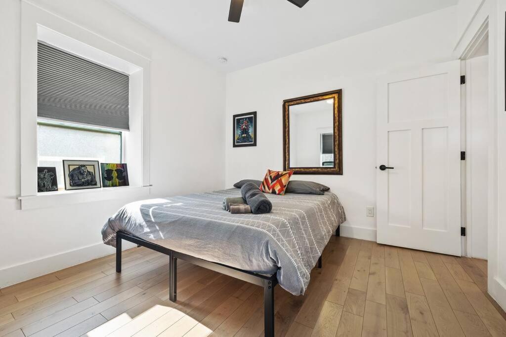 Designer Home: King Beds, Luxe Bath+Free Parking! アトランタ エクステリア 写真