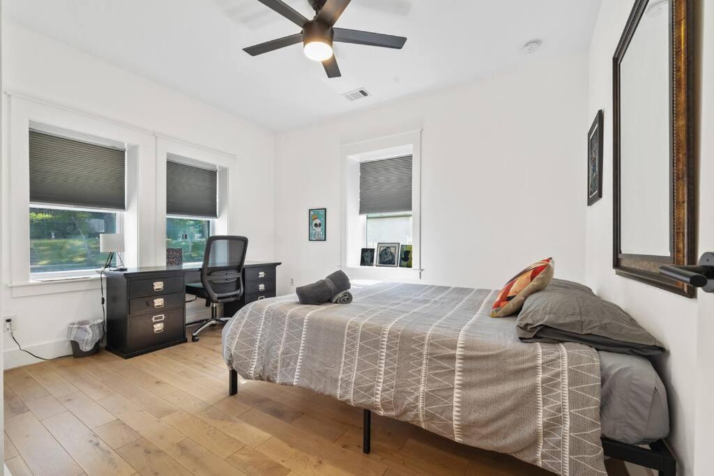 Designer Home: King Beds, Luxe Bath+Free Parking! アトランタ エクステリア 写真